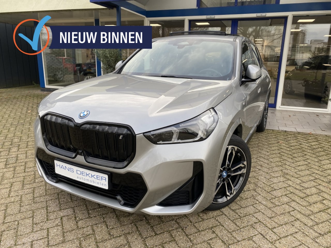 BMW iX1 - xDrive30 Launch Edition / Pano / head-up - AutoWereld.nl