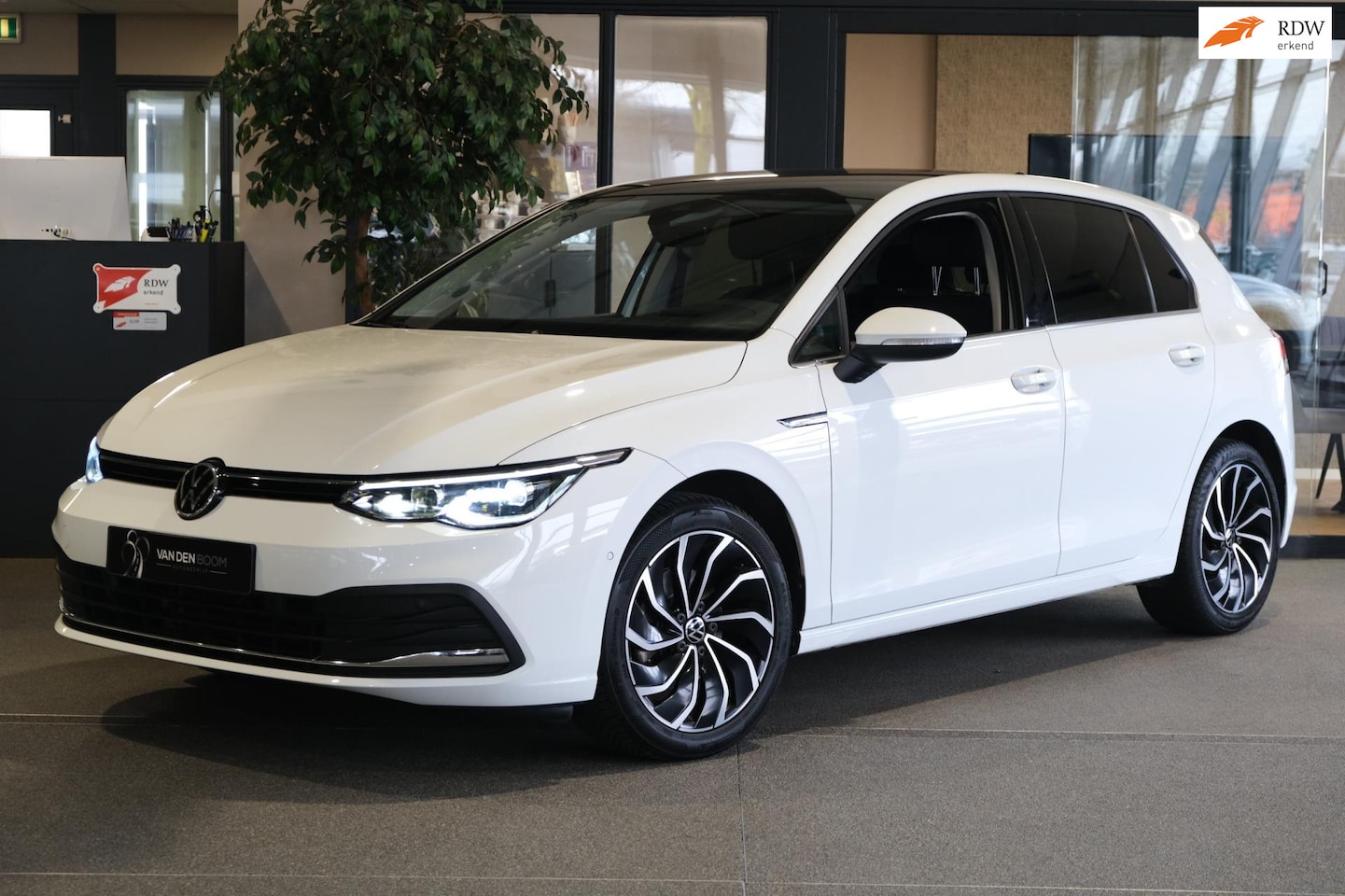 Volkswagen Golf - 8 1.5 TSI Style Navi IQ Led Trekhaak Acc Pdc Climate - AutoWereld.nl