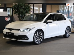 Volkswagen Golf - 8 1.5 TSI Style Navi IQ Led Trekhaak Acc Pdc Climate