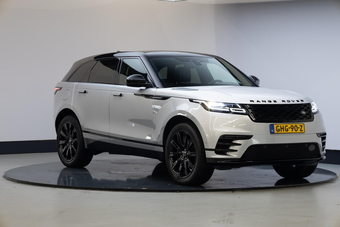 Land Rover Range Rover Velar - 2.0 P300 Turbo AWD R-Dynamic HSE | Panoramadak | Head Up | - AutoWereld.nl