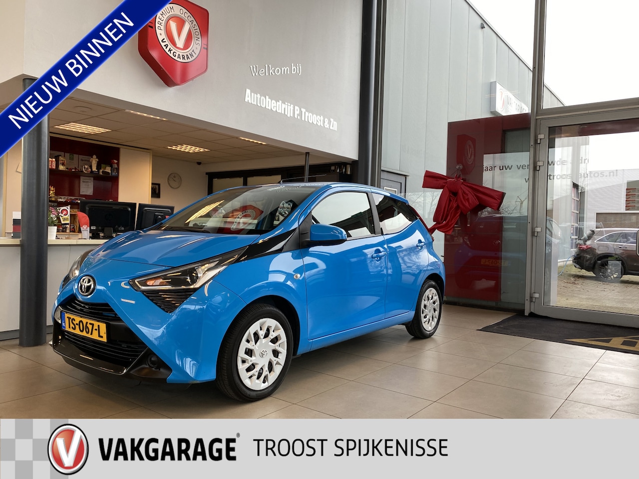 Toyota Aygo - 1.0 VVT-i x-play 1.0 VVT-i x-play,Apple Carplay/Android Auto,Achteruitrijcamera,Airco,Snelheidsbegrenzer,El - AutoWereld.nl