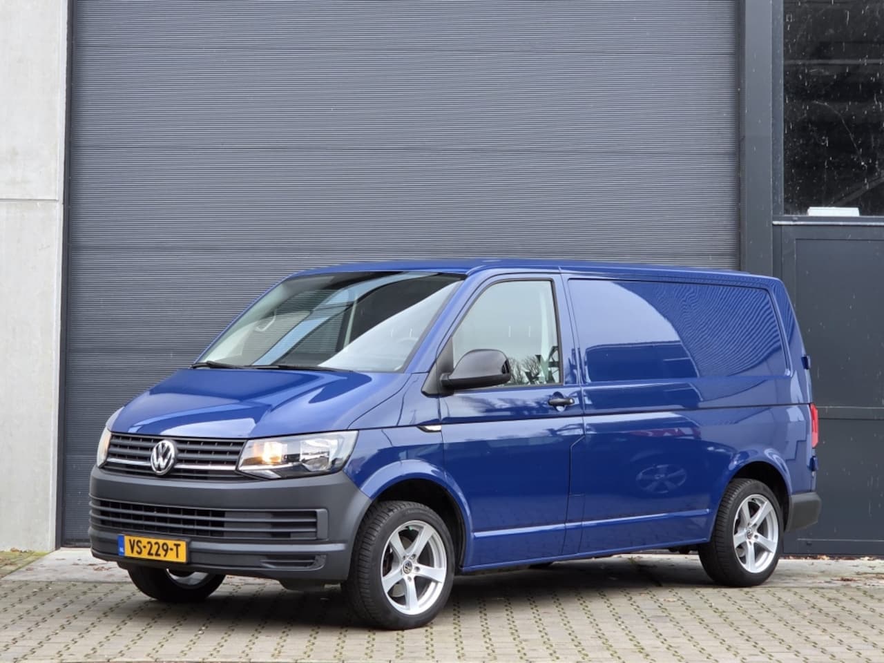 Volkswagen Transporter - 2.0 TDI L1H2 Comf. BJ 2016 NAP NETTE BEDRIJFSBUS! - AutoWereld.nl