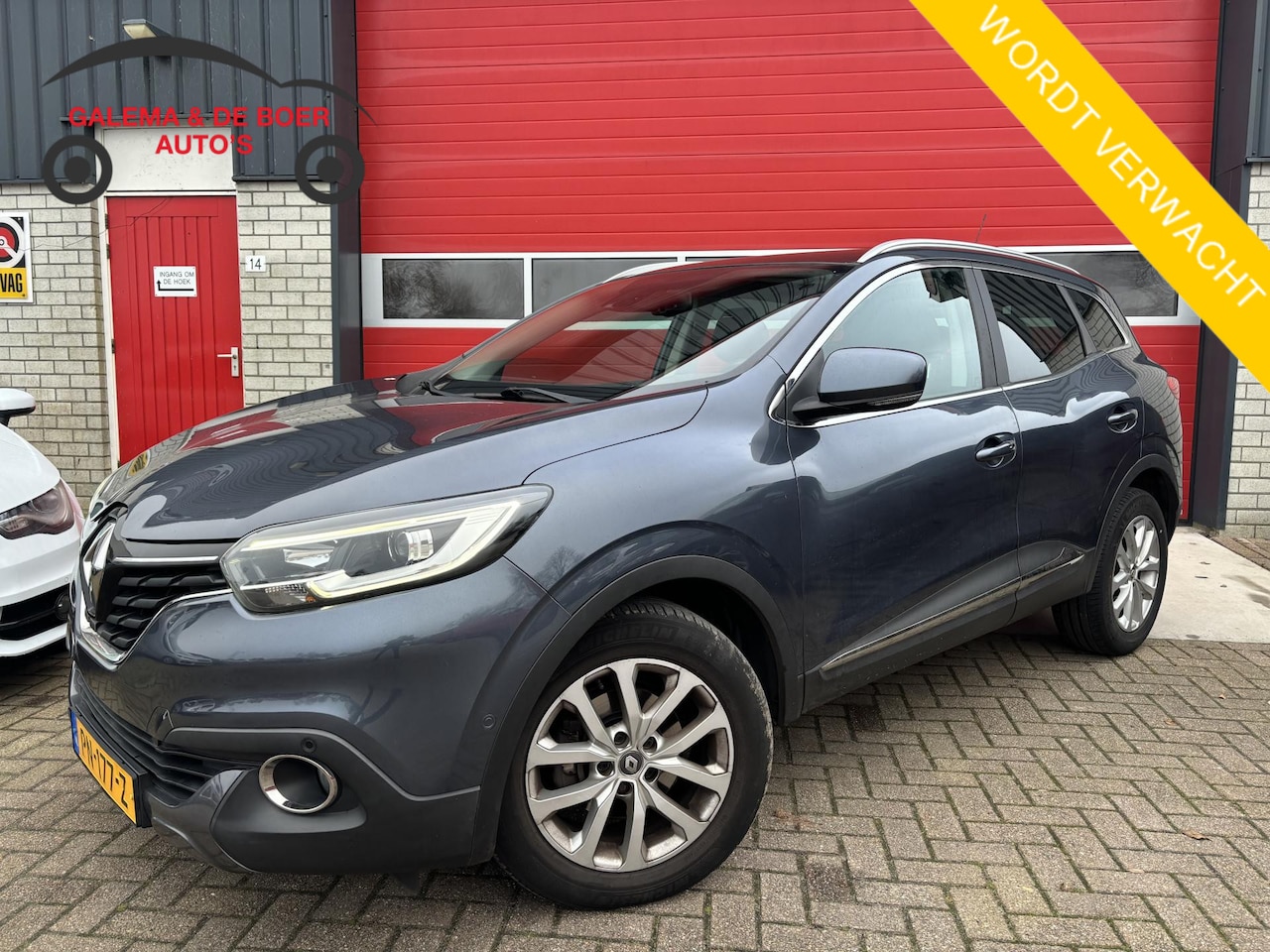 Renault Kadjar - 1.2 TCe Intens 1STE EIG / TREKHAAK / PANORAMADAK / KEYLESS / CAMERA / NAVI / CLIMA / PDC / - AutoWereld.nl