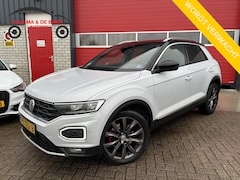 Volkswagen T-Roc - 2.0 TSI 4Motion Sport AUTOMAAT / PANORAMADAK / CAMERA / CARPLAY / ACC / DAB+ / STOELVERW /