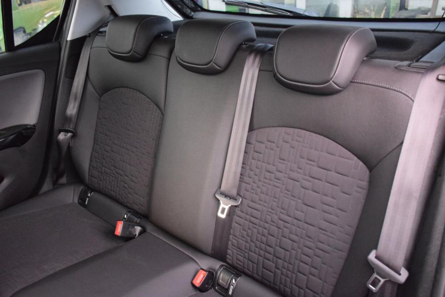 Opel Corsa - 1.4 Cosmo 1.4 Cosmo, stoel- en stuurverwarming, apple carplay, half lederen bekleding, schuifdak