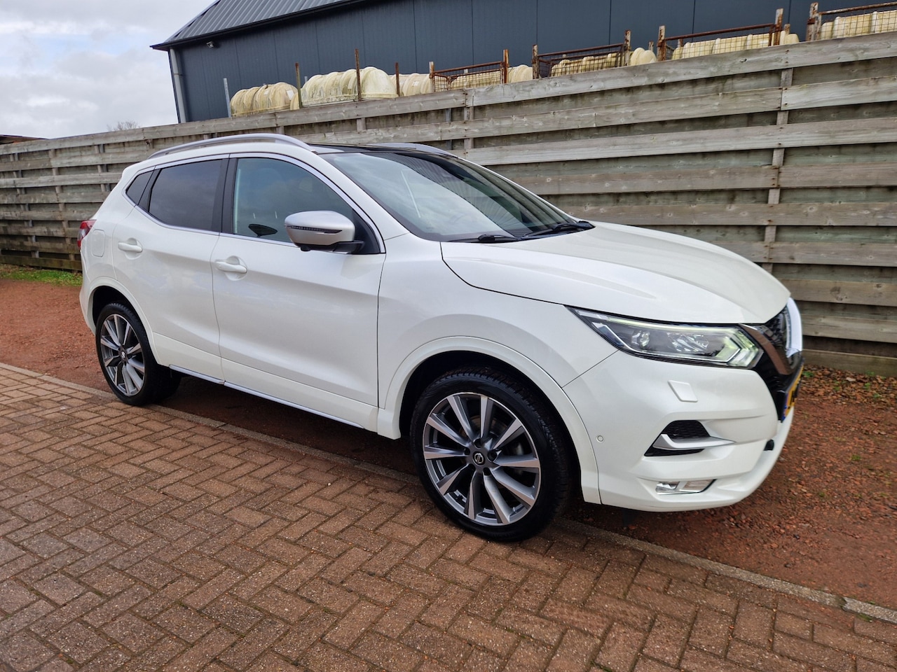 Nissan Qashqai - 1.3 DIG-T Tekna + - AutoWereld.nl