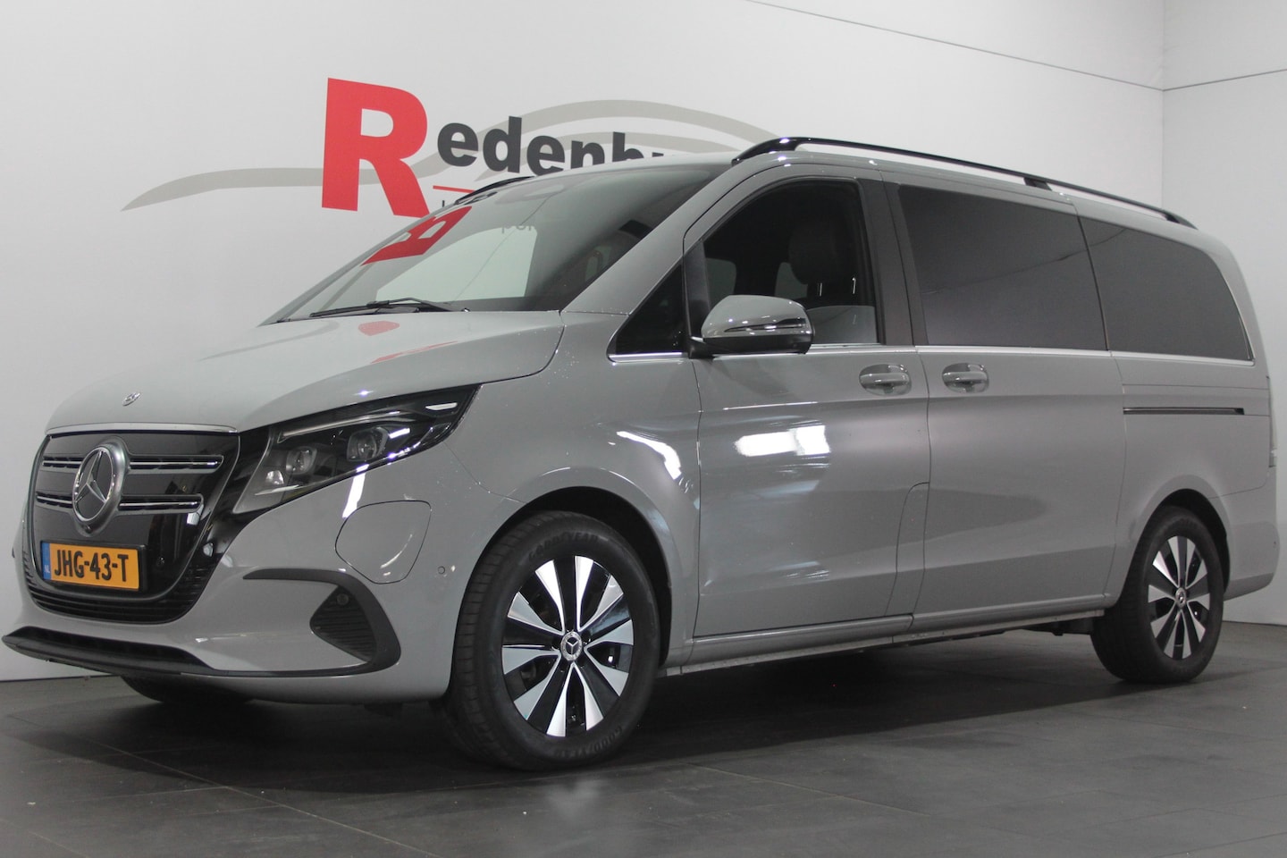 Mercedes-Benz EQV - 300 L2 - Luchtvering - Panoramadak - Avantgarde 90 kWh - AutoWereld.nl