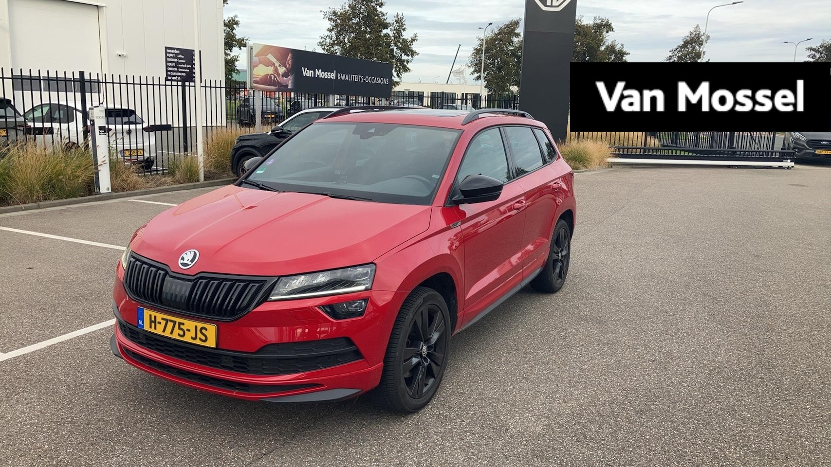 Skoda Karoq - 1.5 TSI ACT Sportline Business | Automaat | Trekhaak 1500KG | Pano Schuifdak | Sportstoele - AutoWereld.nl