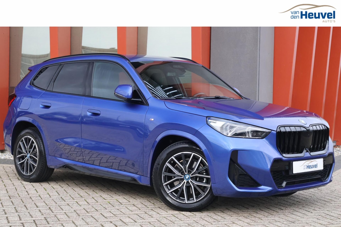 BMW X1 - xDrive25e | M-sport | Trekhaak | HUD | Stoelverwarming | 360° Camera | Leder | LED - AutoWereld.nl