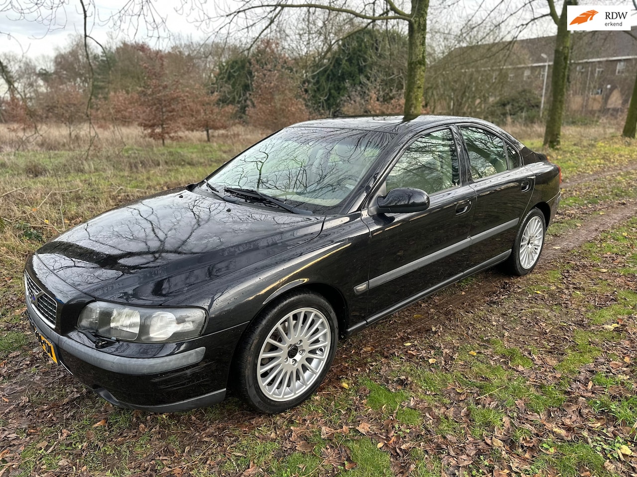 Volvo S60 - 2.4 Edition Nieuwe apk bij aflevering. KMSTAND ONLOGISH - AutoWereld.nl