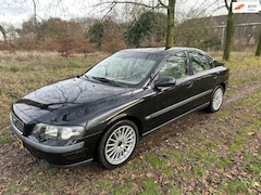 Volvo S60 - 2.4 Edition Nieuwe apk bij aflevering. KMSTAND ONLOGISH