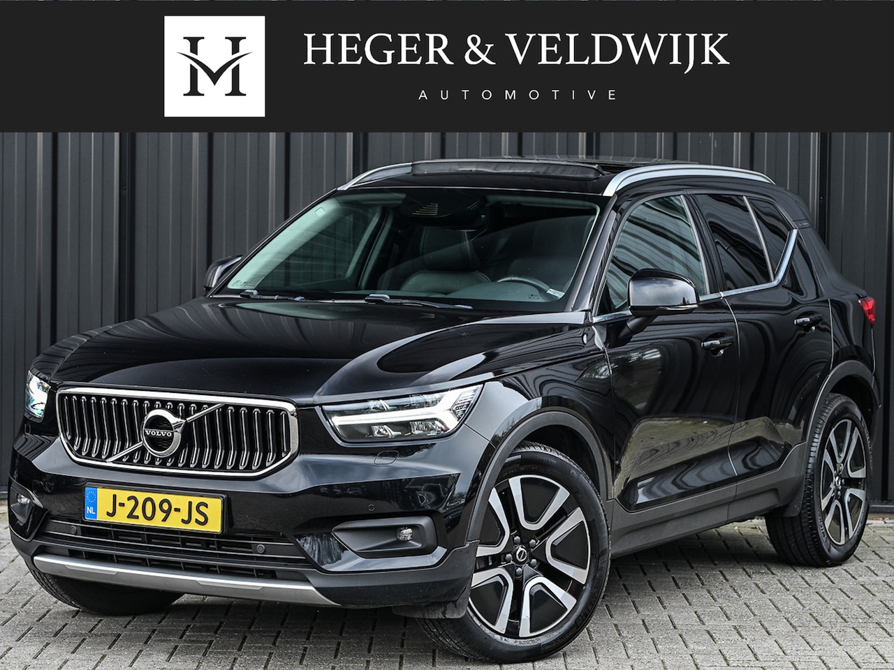 Volvo XC40 - 2.0 D3 Inscription · Stoel en stuurverwarming · Harman/Kardon · Trekhaak · Keyless · Camer - AutoWereld.nl