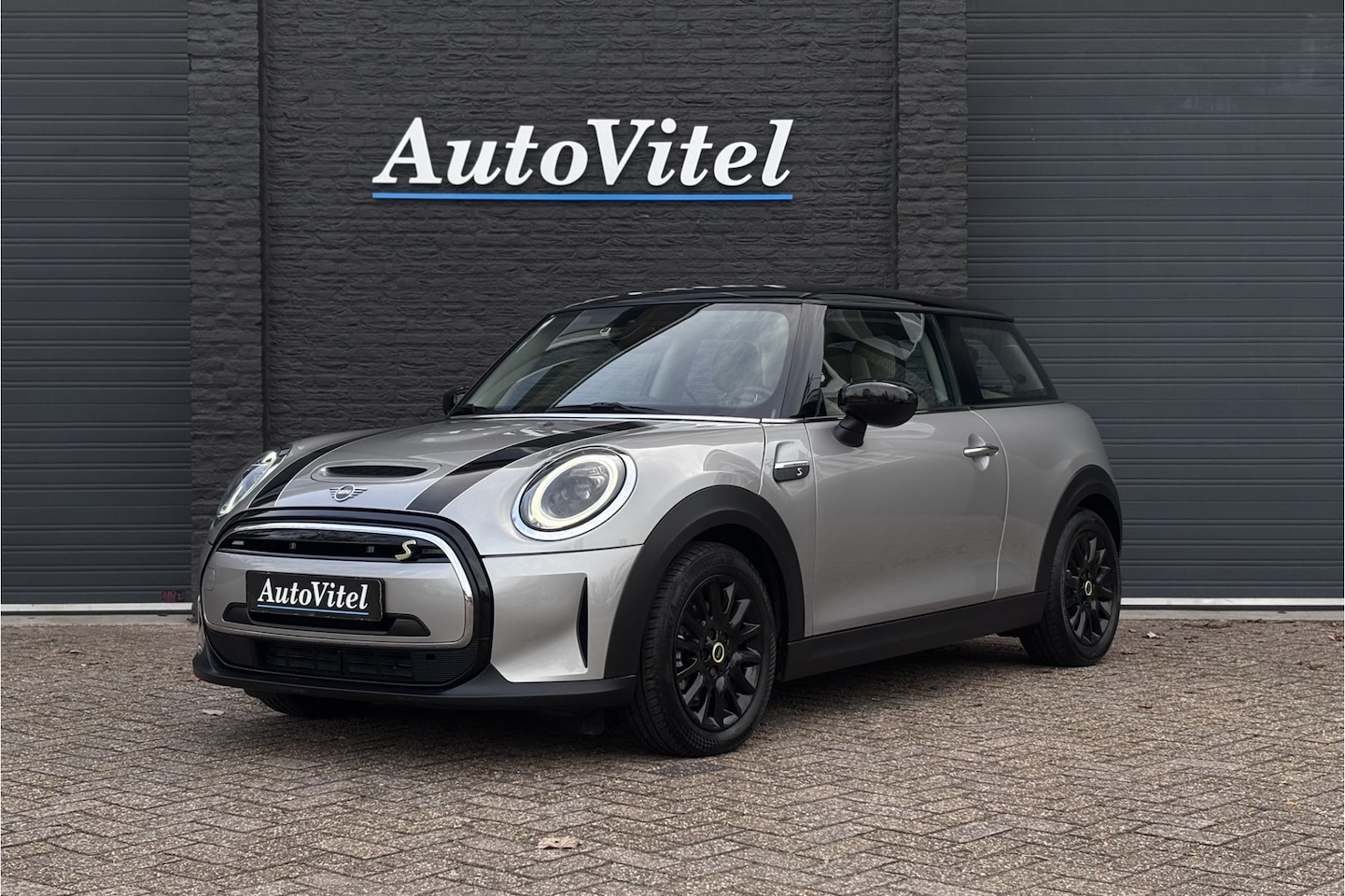 MINI Mini-Electric - Cooper SE 33 kWh | Camera | Unieke bekleding | Stoelverwarming | LED - AutoWereld.nl