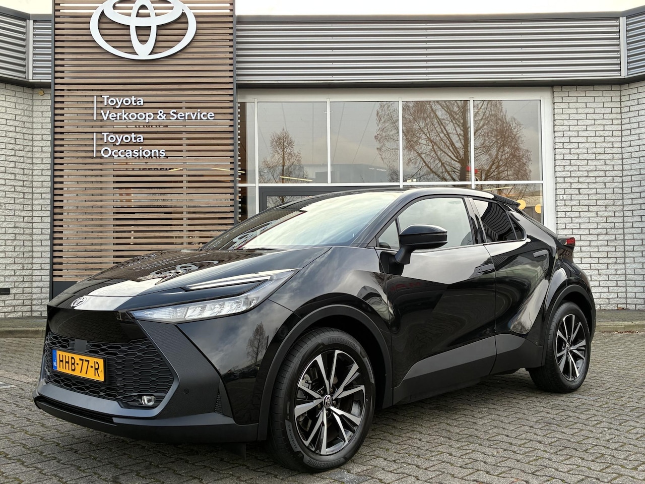 Toyota C-HR - 2.0 PLUG-IN HYBRID 220 DYNAMIC NAVI APPLE/ANDROID BLIND-SPOT PARK-SENSOREN LED 18" LM-VELG - AutoWereld.nl