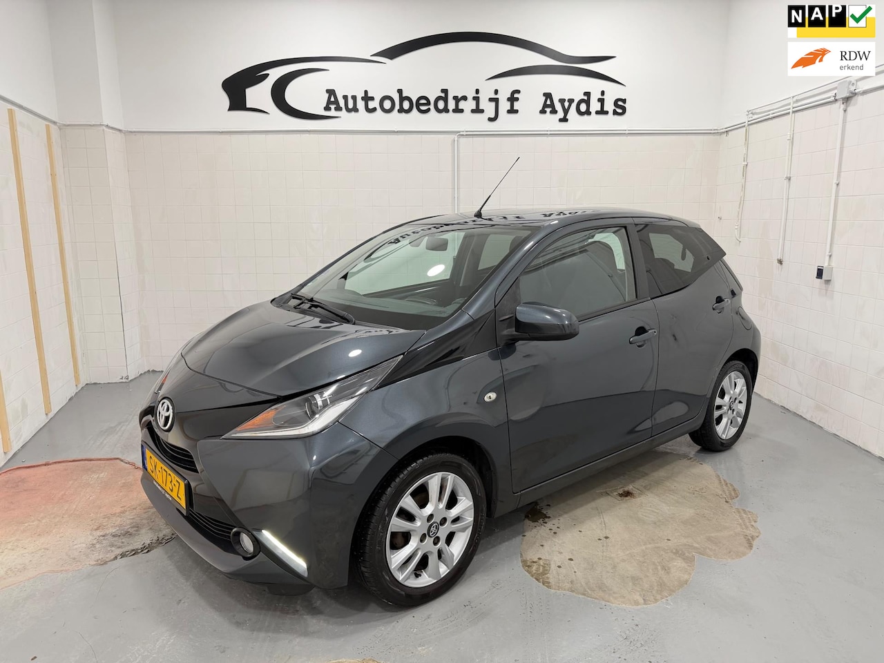 Toyota Aygo - 1.0 VVT-i x-joy Airco EL Ramen Cruise Camera Nap - AutoWereld.nl