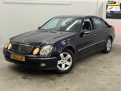 Mercedes-Benz E-klasse - 240 Avantgarde / AUTOMAAT / MULTIMEDIA-NAVI / RIJDT SCHAKELT GOED