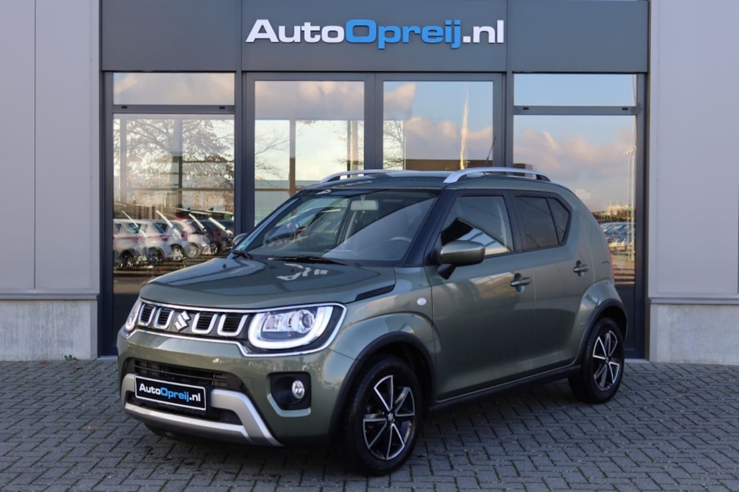 Suzuki Ignis - 1.2 Smart Hybrid Style NAVI, Camera, Stoelverwarming, Trekhaak - AutoWereld.nl
