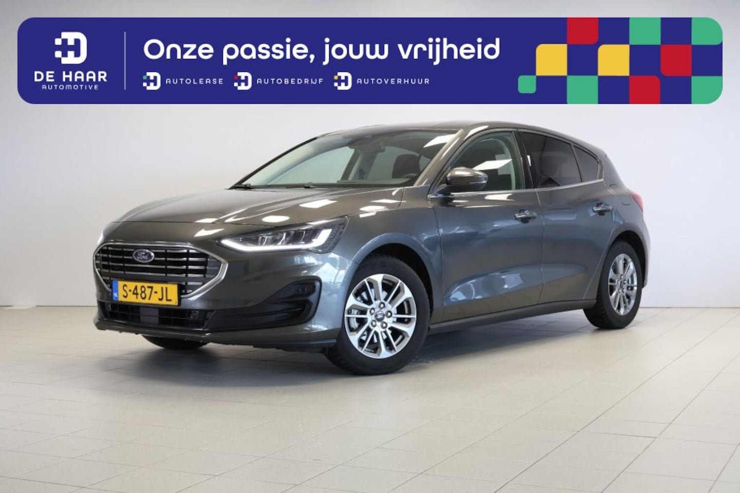 Ford Focus - 1.0 Ecoboost Titanium - Carplay - Sensoren voor+achter - AutoWereld.nl