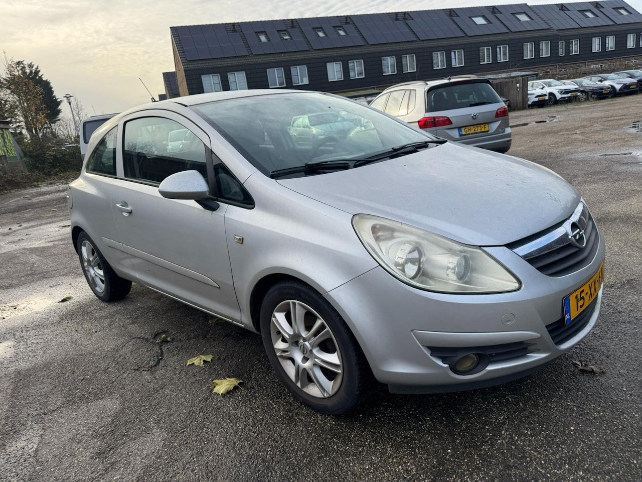 Opel Corsa - 1.4-16V Enjoy /INRUILKOOPJE/ - AutoWereld.nl