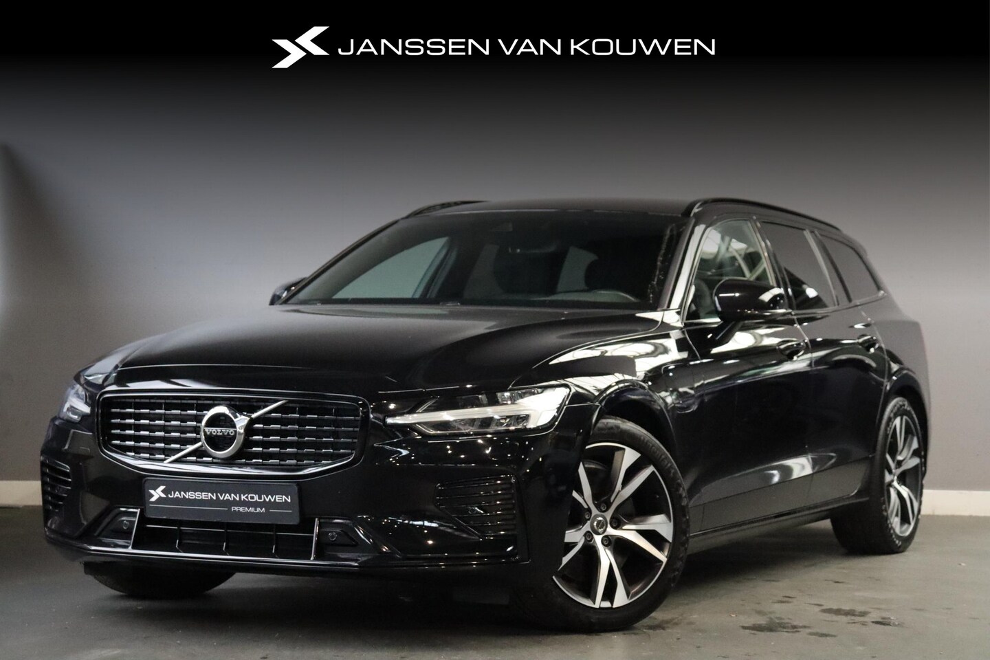 Volvo V60 - 2.0 T6 Recharge AWD R-Design / Head-up / Stoel + Stuurverwarming / Leder Elektrische stoel - AutoWereld.nl