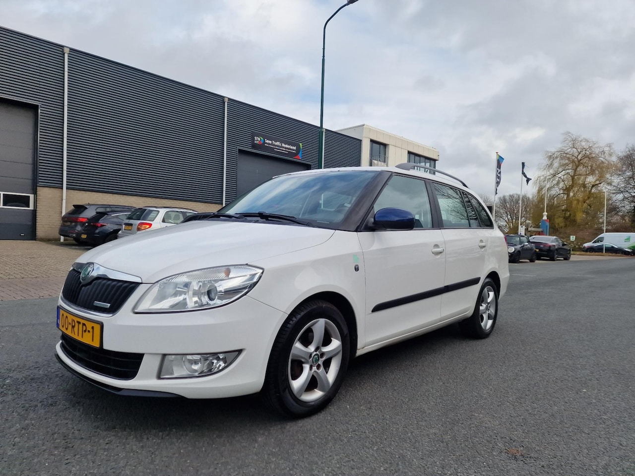 Skoda Fabia Combi - 1.2 TDI Greenline CRUISE TREKHAAK 2 X SLEUTELS - AutoWereld.nl