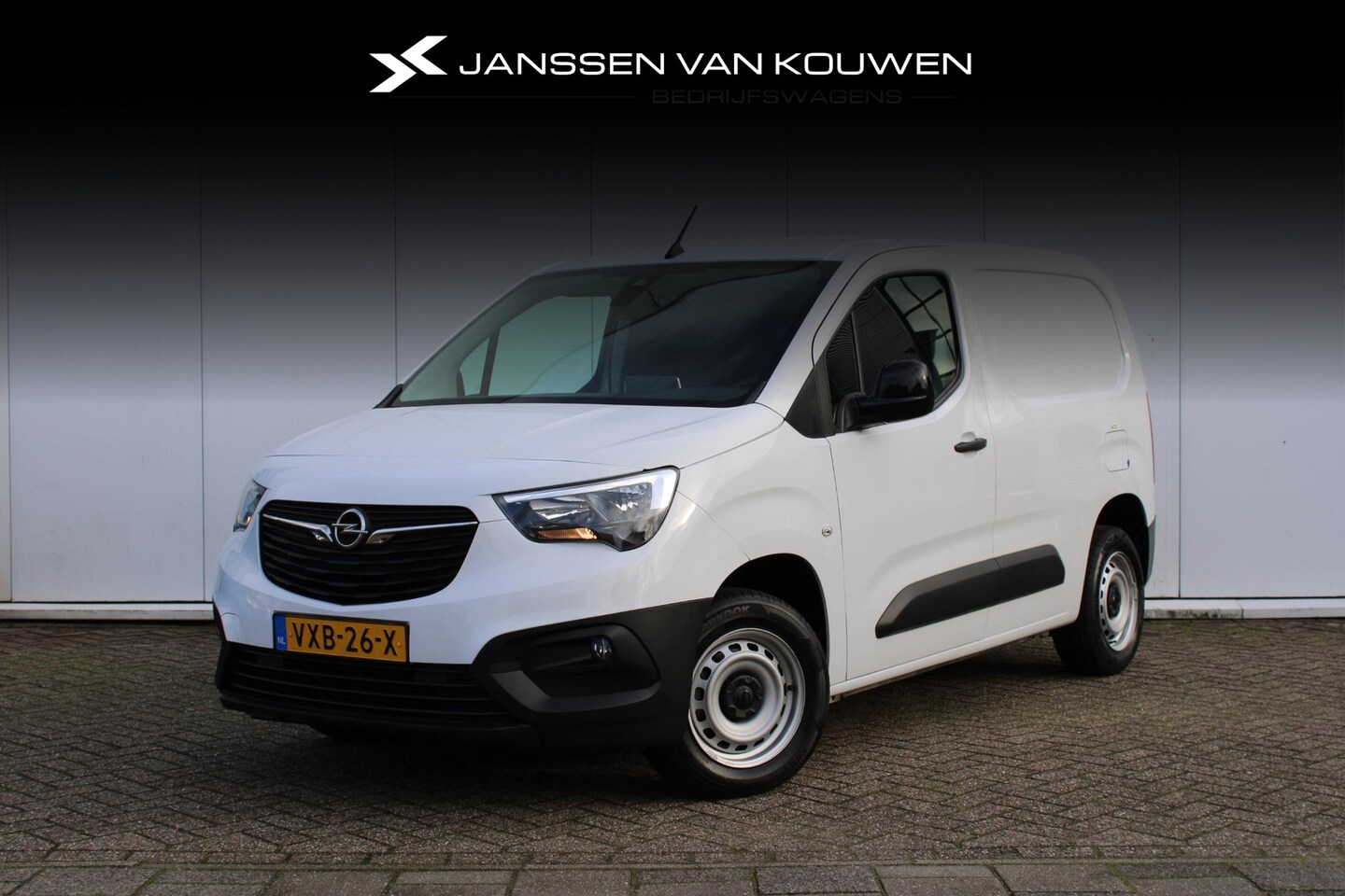 Opel Combo - 1.5 BlueHDi 100 pk L1 Parkeercamera / Navigatie / Laadruimtepakket - AutoWereld.nl