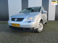 Volkswagen Touran - 2.0-16V FSI Highline