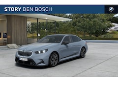 BMW M5 - 5 Serie Automaat / M Drive Professional / M Multifunctionele Stoelen / Trekhaak / Bowers &