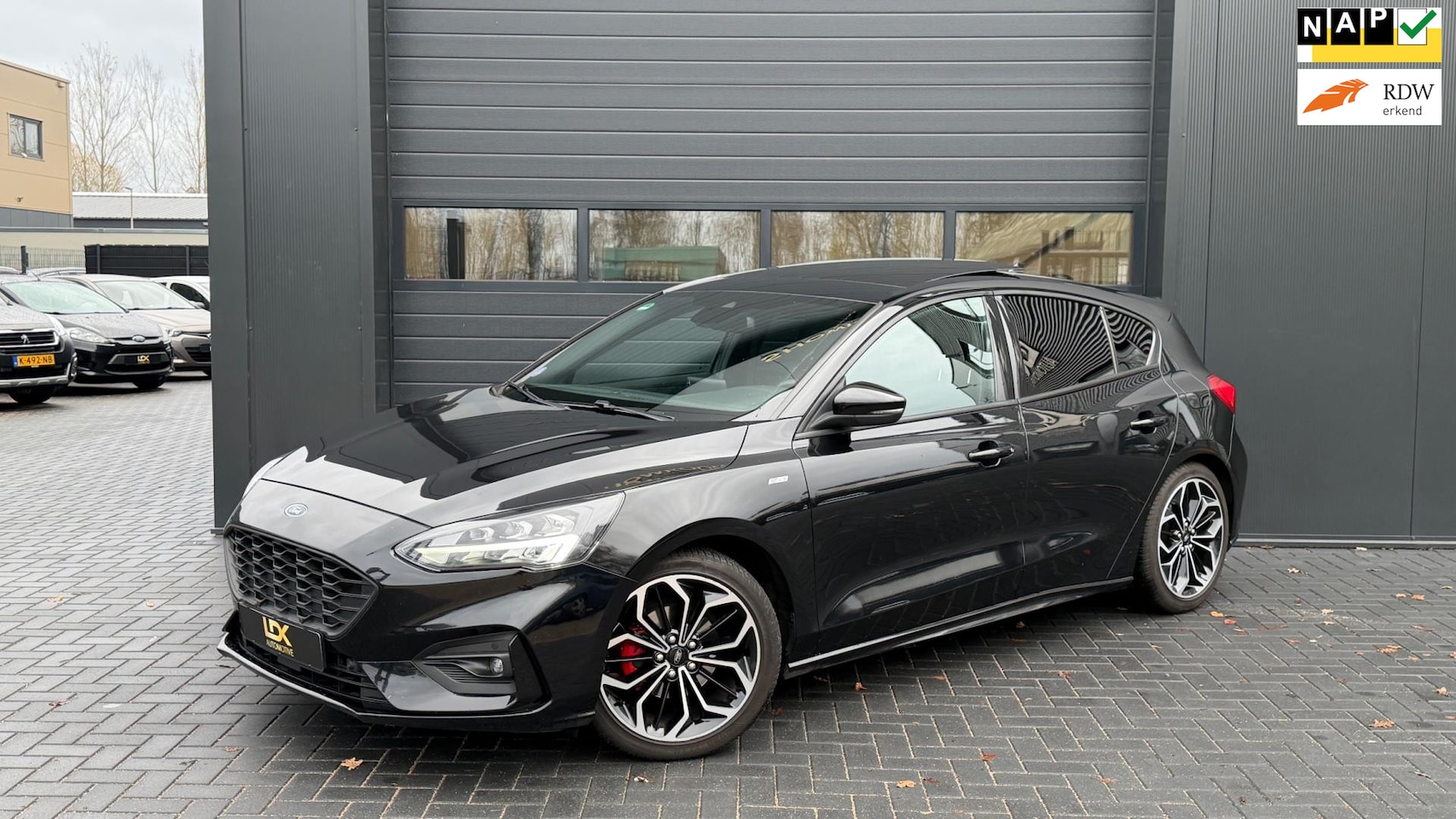 Ford Focus - 1.0 EcoBoost ST Line Business Stuur/Stoelverwarming|Panoramdak - AutoWereld.nl