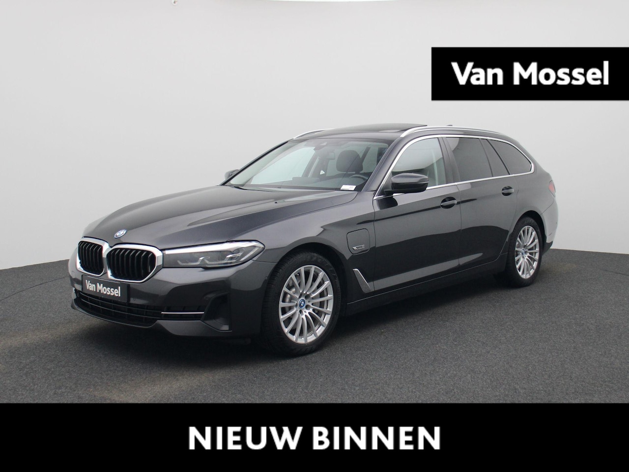 BMW 5-serie Touring - 530e Auto | Automaat | Apple Carplay / Android Auto | Panoramadak | Climate control | Harm - AutoWereld.nl