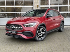 Mercedes-Benz GLA-Klasse - 200 Business Solution AMG Trekhaak l Elektrische stoelen met geheugen l Carplay l Nightpak