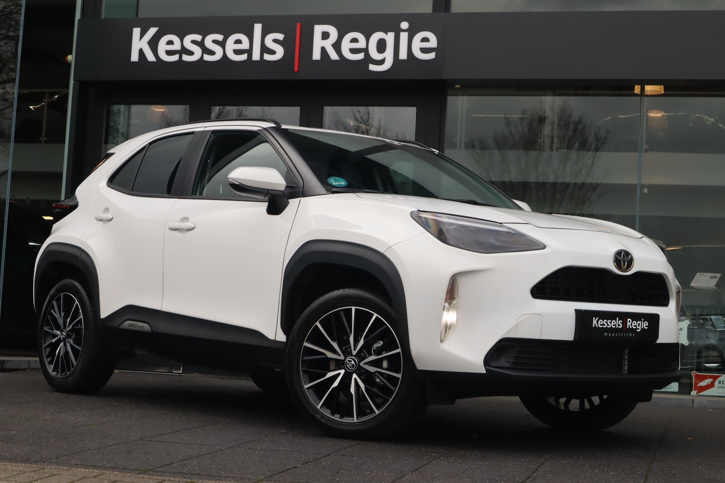 Toyota Yaris Cross - 1.5 Hybrid Business Carplay ACC Camera Stoelverwarming 18” - AutoWereld.nl