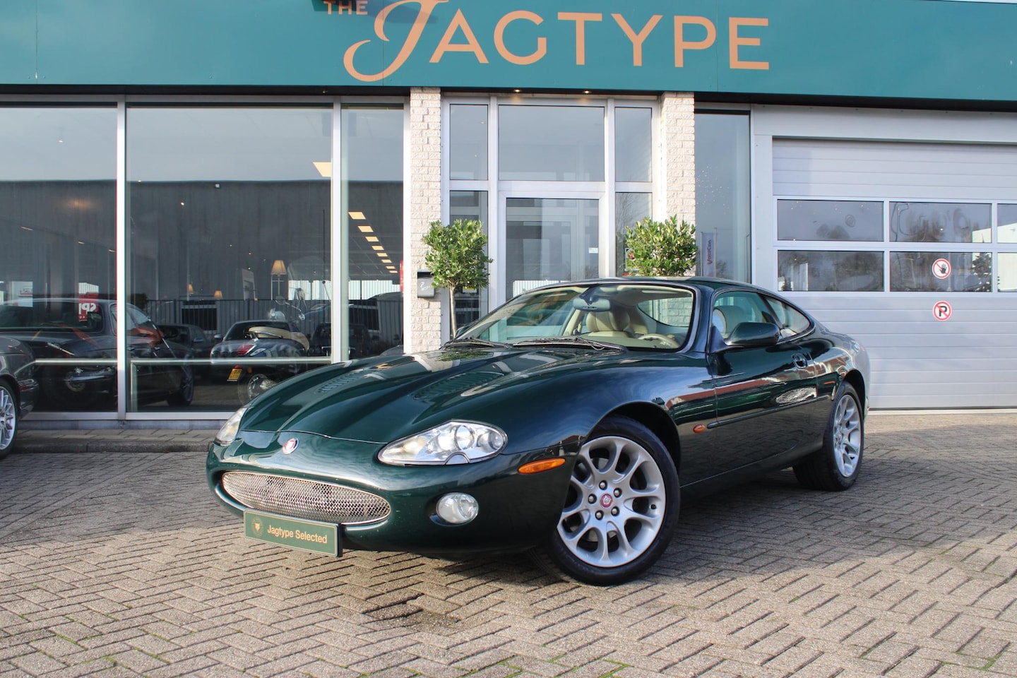 Jaguar XKR - 4.0 V8 Coupé 4.0 V8 Coupé - AutoWereld.nl