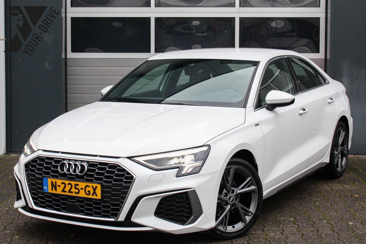 Audi A3 Limousine - 30 TFSI automaat S Edition | 12 maanden garantie | Nette origineel NL auto met veel opties - AutoWereld.nl