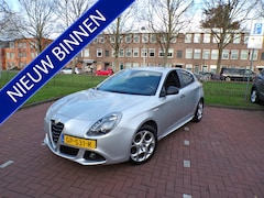 Alfa Romeo Giulietta - 1.4 T Sprint NAVI TEL CRUISECONT NL AUTO NAP