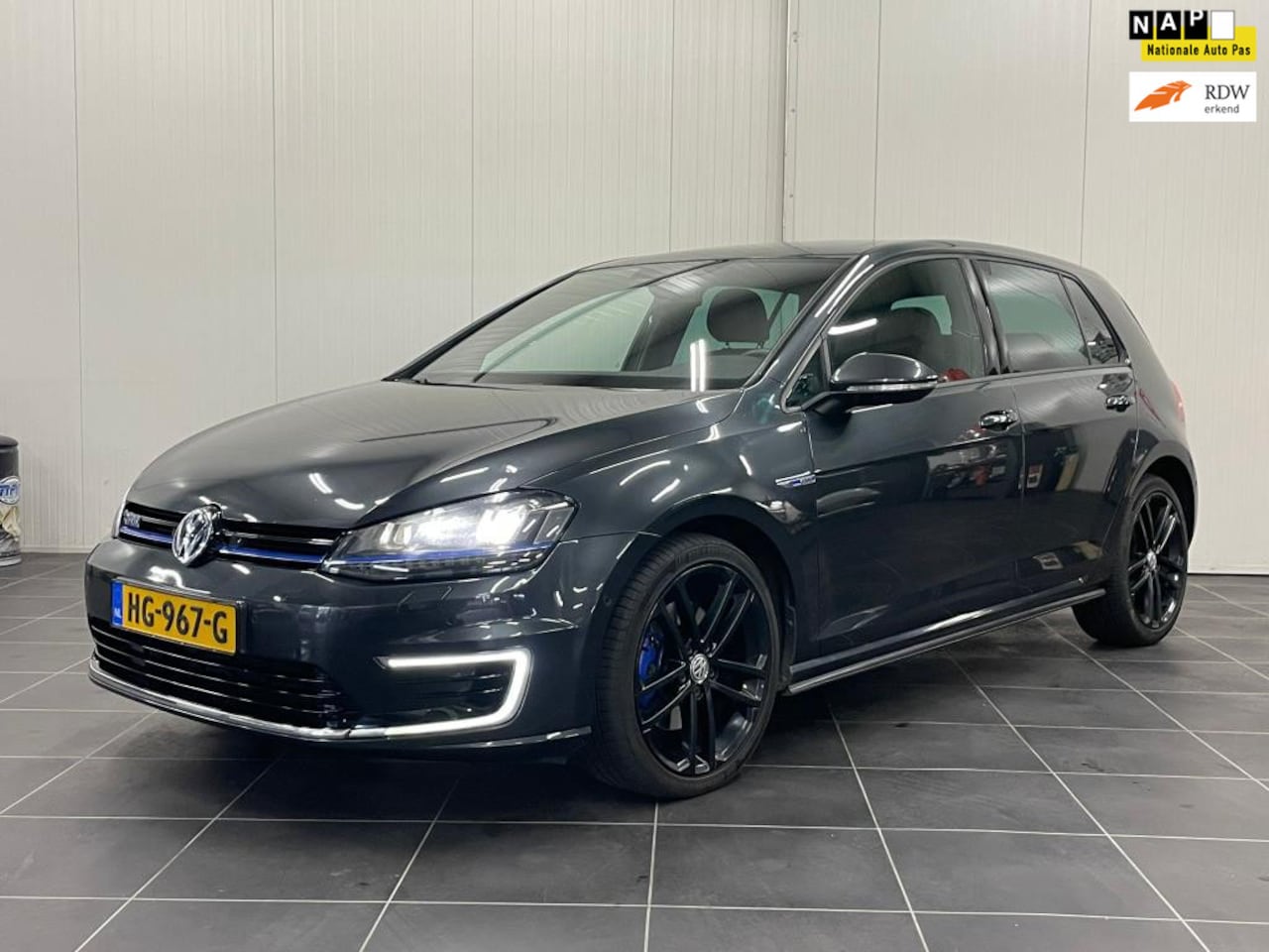 Volkswagen Golf - 1.4 TSI GTE Automaat Leer Pano Orig. Ned NAP - AutoWereld.nl