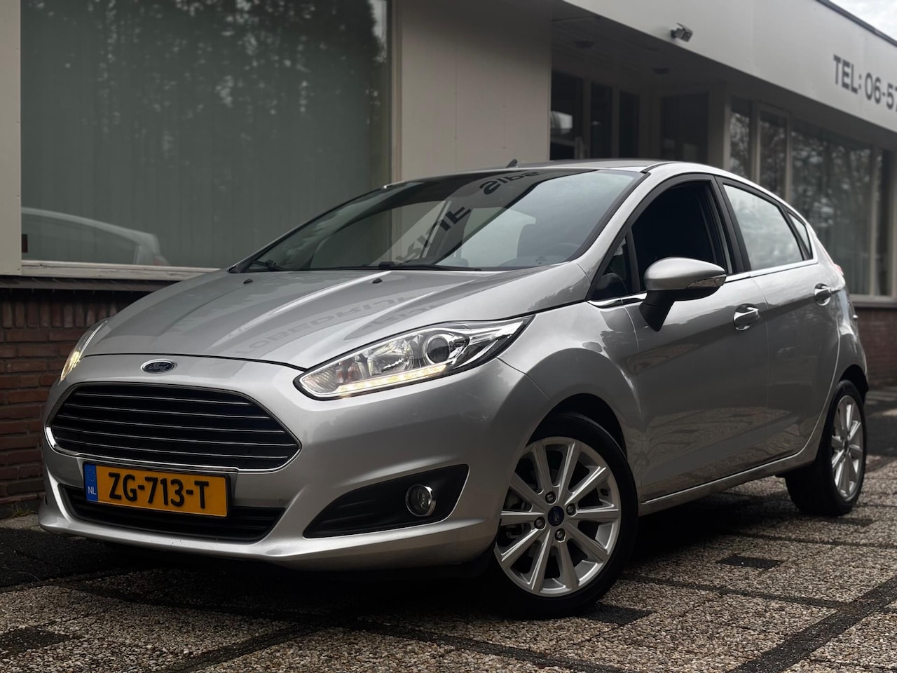 Ford Fiesta - 1.0 Titanium | Automaat | Climate | Cruise | Trekhaak - AutoWereld.nl