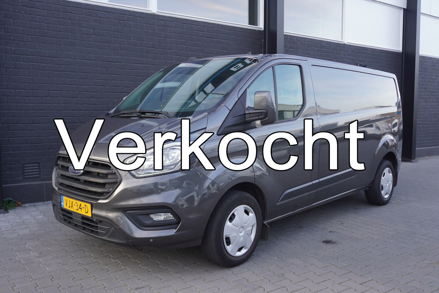 Ford Transit Custom - 2.0 TDCI 130PK L2 EURO 6 - Airco - PDC - Cruise - €16.950,- Excl. - AutoWereld.nl
