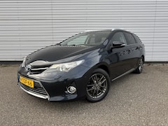 Toyota Auris Touring Sports - 1.8 Hybrid Lease+ NAP Pano Trekhaak Camera Stoelverwarming Clima