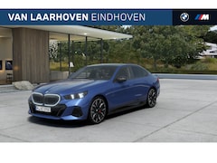 BMW 5-serie - 530e M Sport Automaat / Panoramadak / Trekhaak / Bowers & Wilkins /	M Multifunctionele Sto