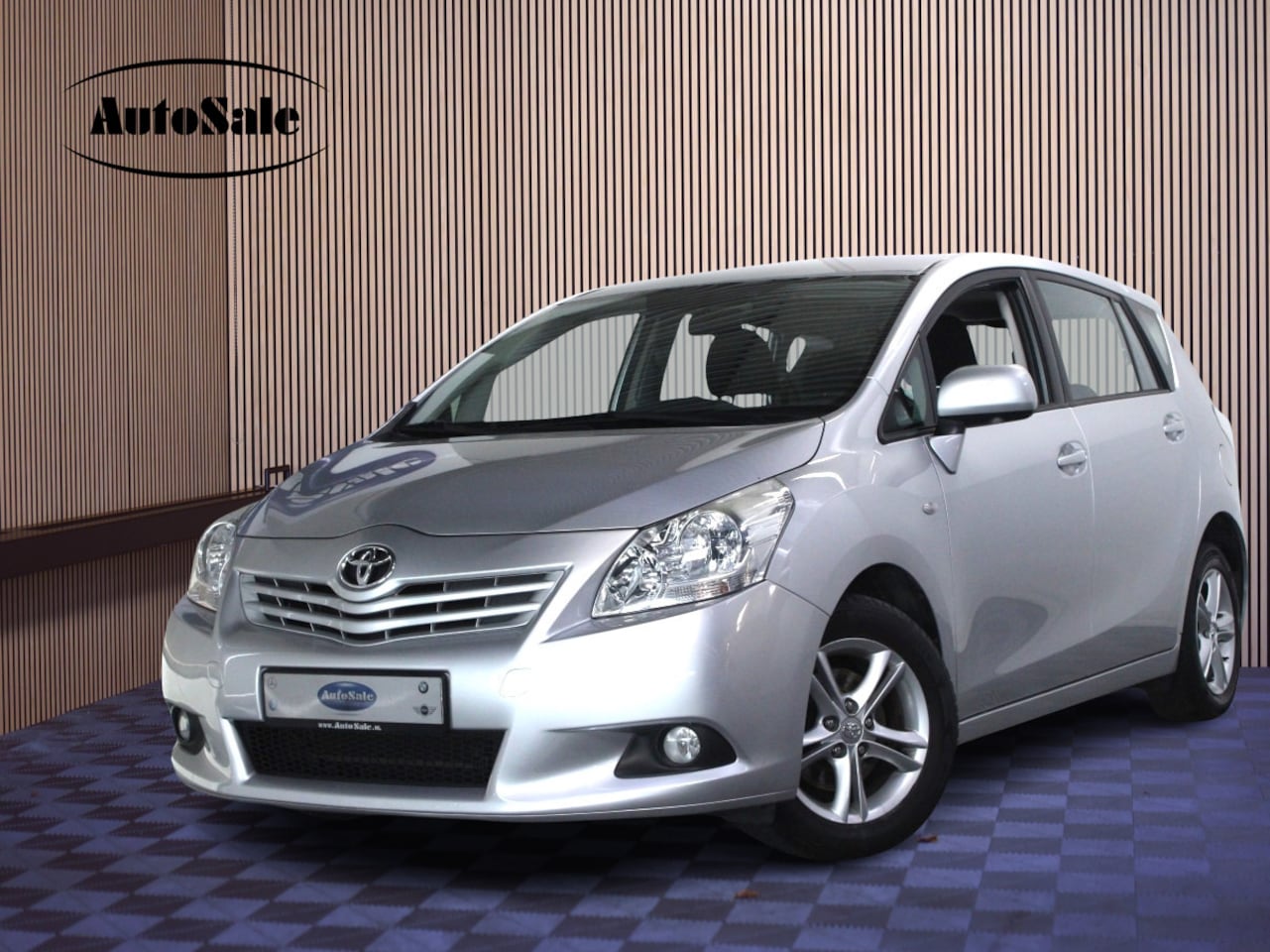 Toyota Verso - 1.8 VVT-i Dynamic 7p. AUT youngtimer NAVI CAMERA PDC CRUISE ECC '10 - AutoWereld.nl