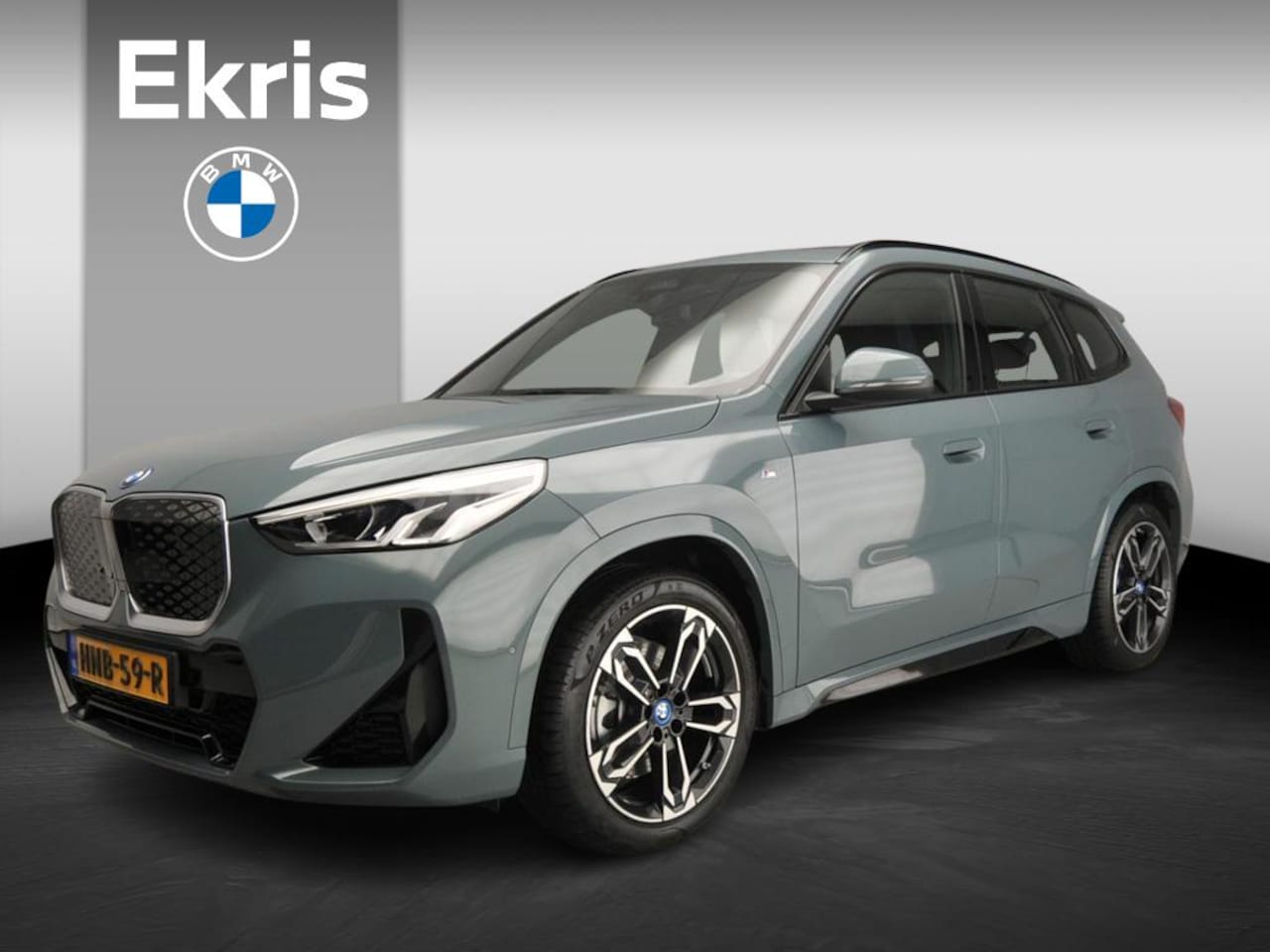 BMW iX1 - xDrive30 | M-Sportpakket | LED | Leder | Navigatie | Schuifdak | Stoelverwarming | DAB | A - AutoWereld.nl