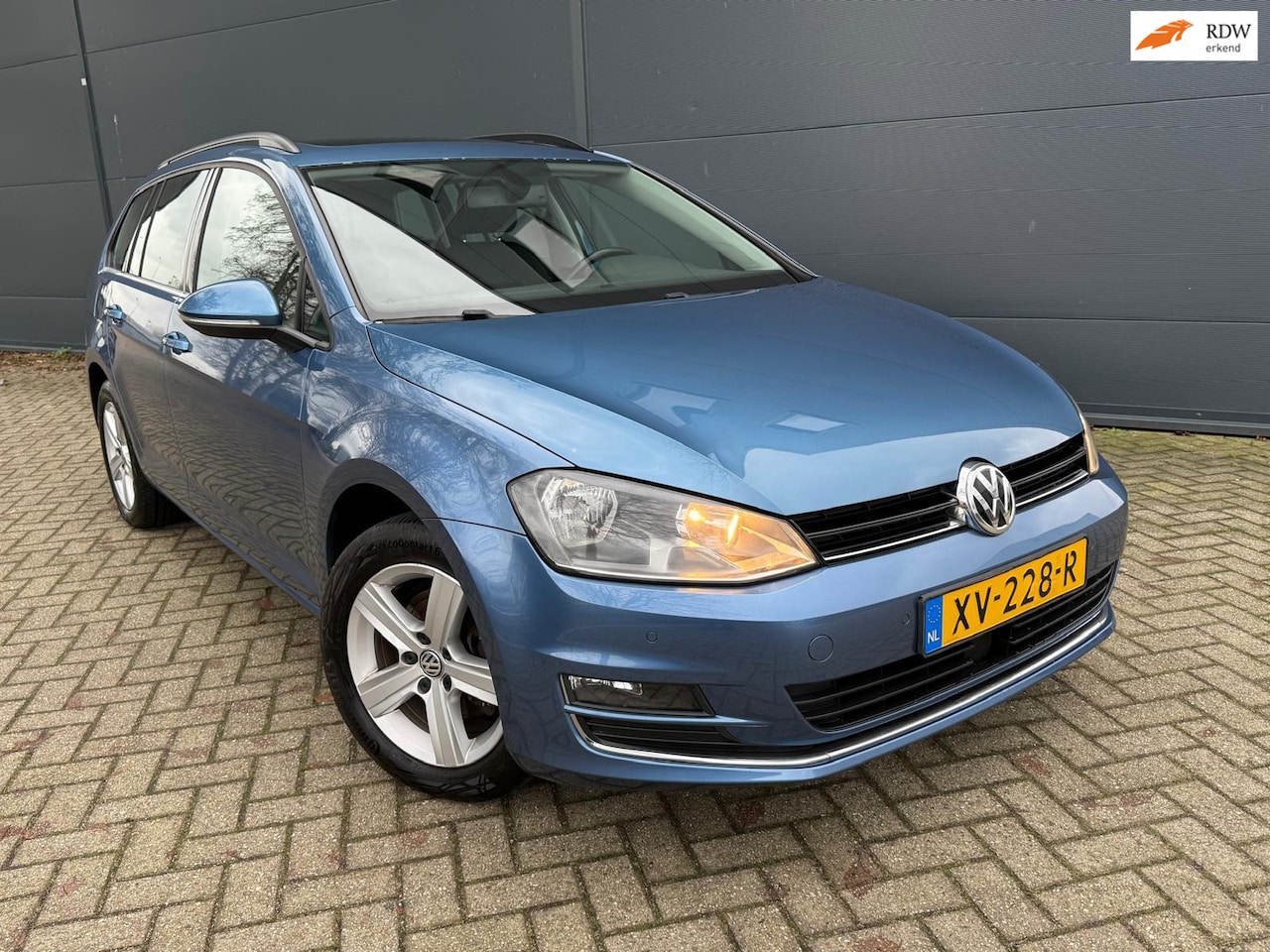 Volkswagen Golf Variant - 1.2 TSI Highline/Navi/carplay/panoroma/Airco/cruise/trekhaak - AutoWereld.nl