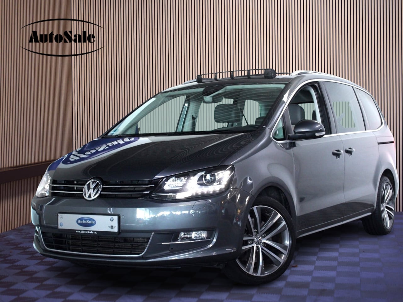 Volkswagen Sharan - 2.0 TSI DSG 221pk Highline 6p 7p 1eEIG CARPLAY XENON CAMERA STOELVW '15 - AutoWereld.nl