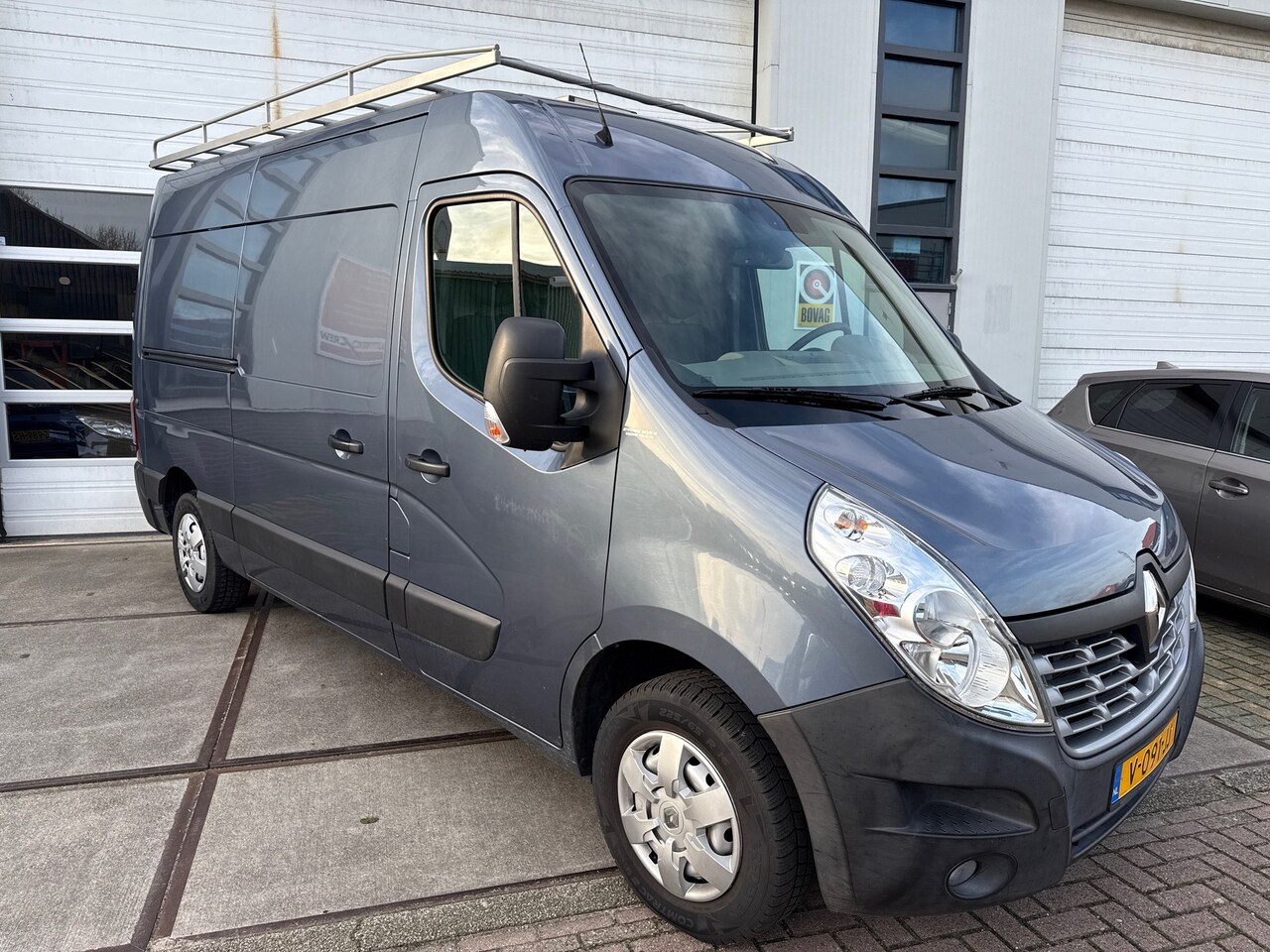 Renault Master - L2H2 T35 2.3 dCi L2H2 En. - AutoWereld.nl