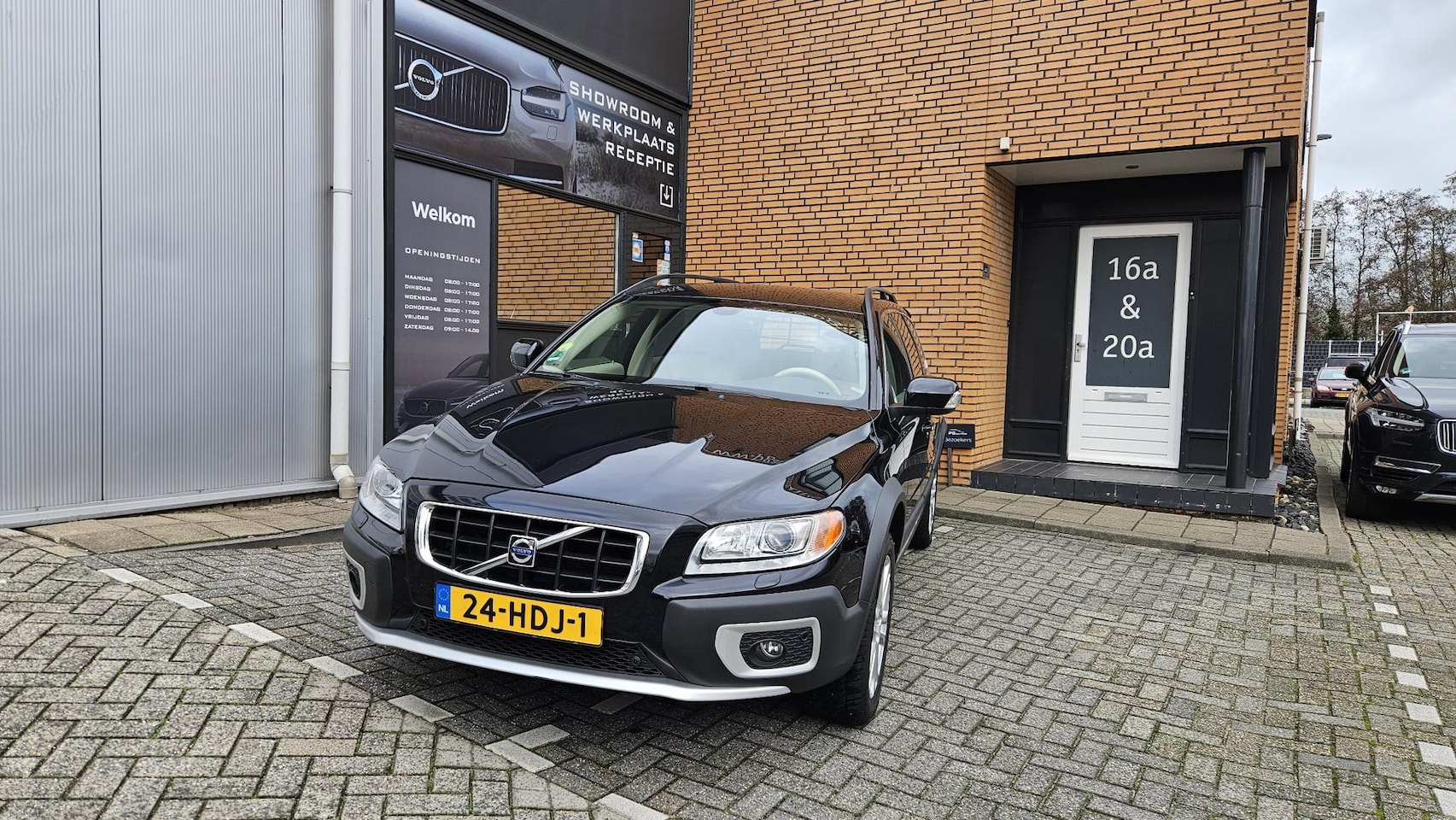Volvo XC70 - 3.2 Summum Top Onderhouden! - AutoWereld.nl