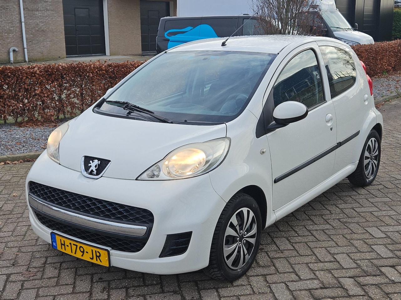 Peugeot 107 - 1.0-12V XR 5deurs Airco - AutoWereld.nl