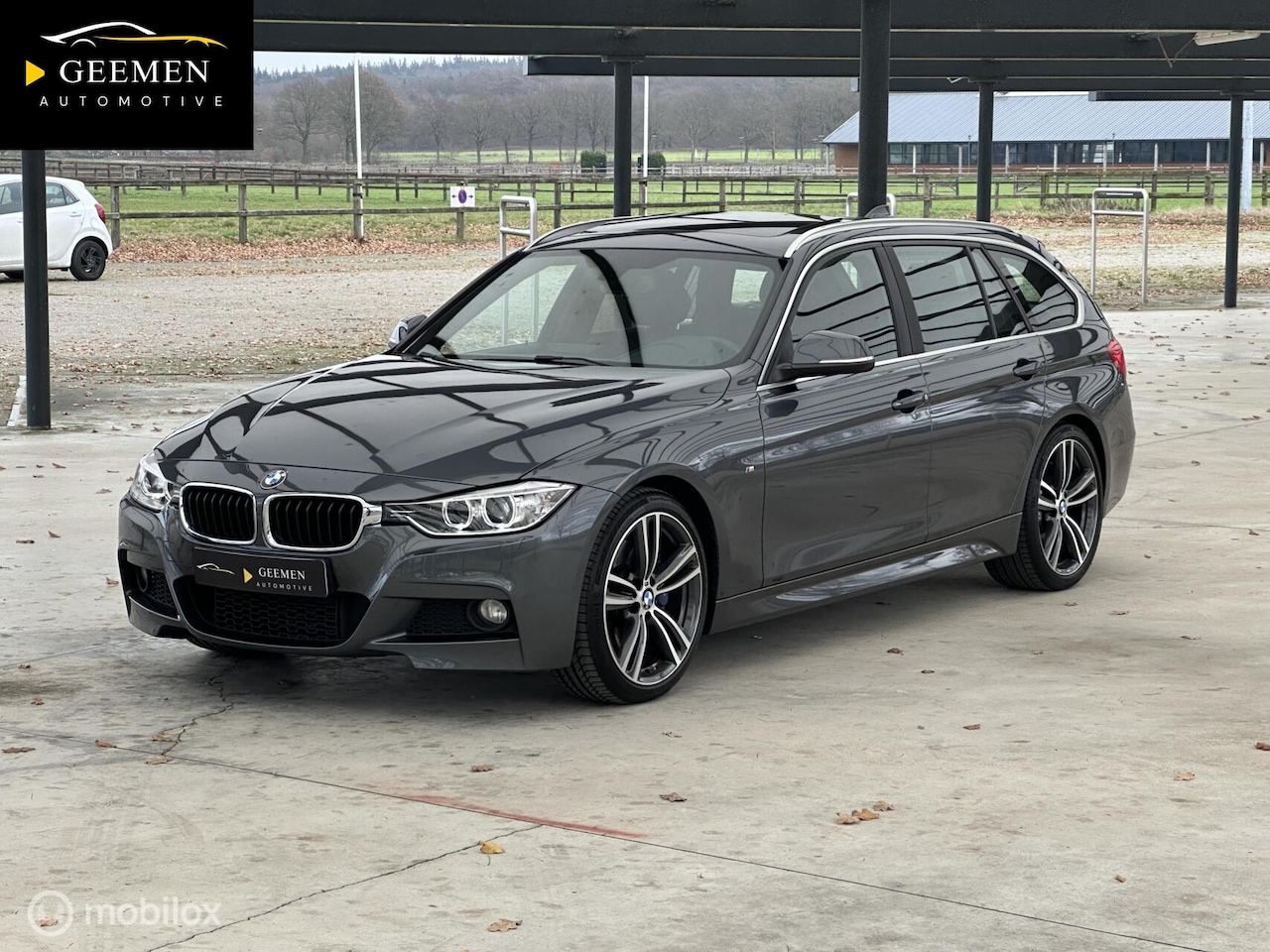 BMW 3-serie Touring - 320i M Sport High Executive PANO/NAP/LED - AutoWereld.nl