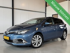 Toyota Auris - 1.8 Hybrid Executive|Camera|Navi|Stoelverw.|Trekhaak|