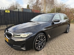 BMW 5-serie Touring - 530d xDrive Business Edition Plus Carplay/Sportleer/Camera/Stoelverw
